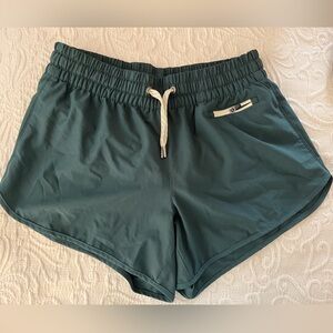 Vuori Clementine 2.0 4” Shorts